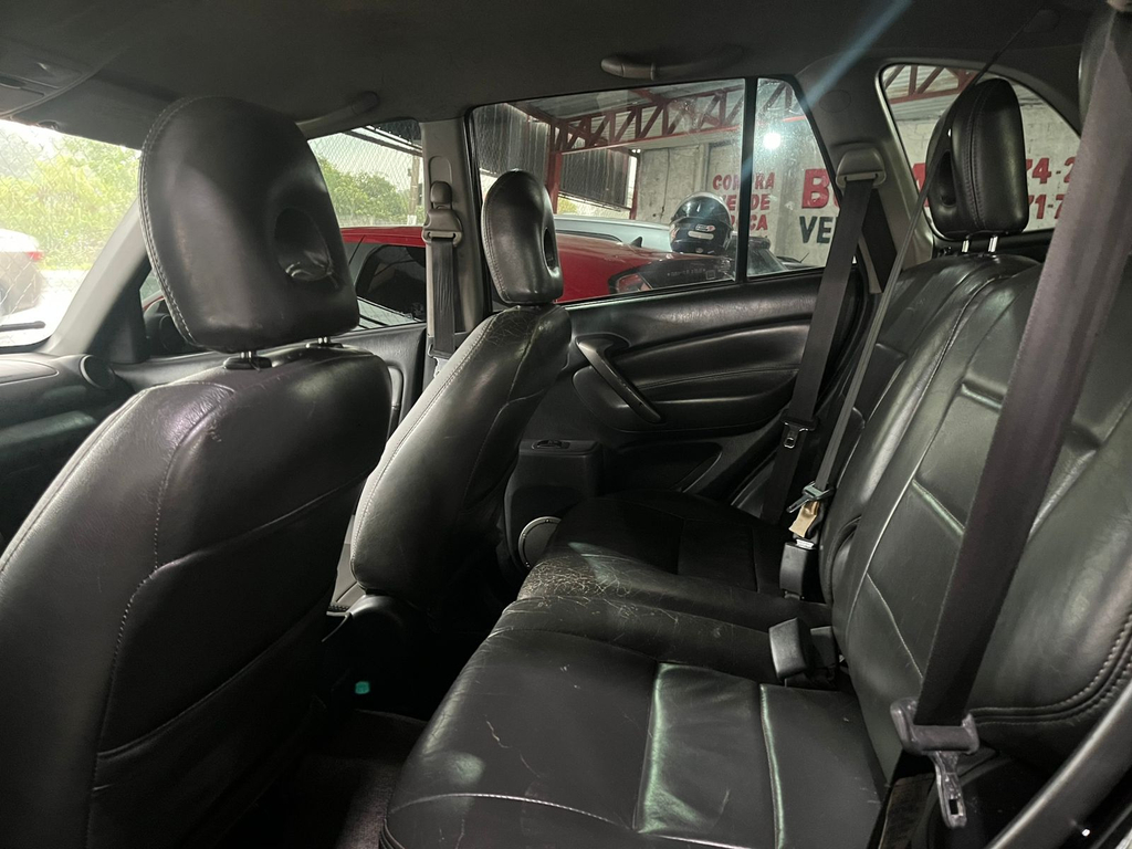Toyota RAV4 Preto