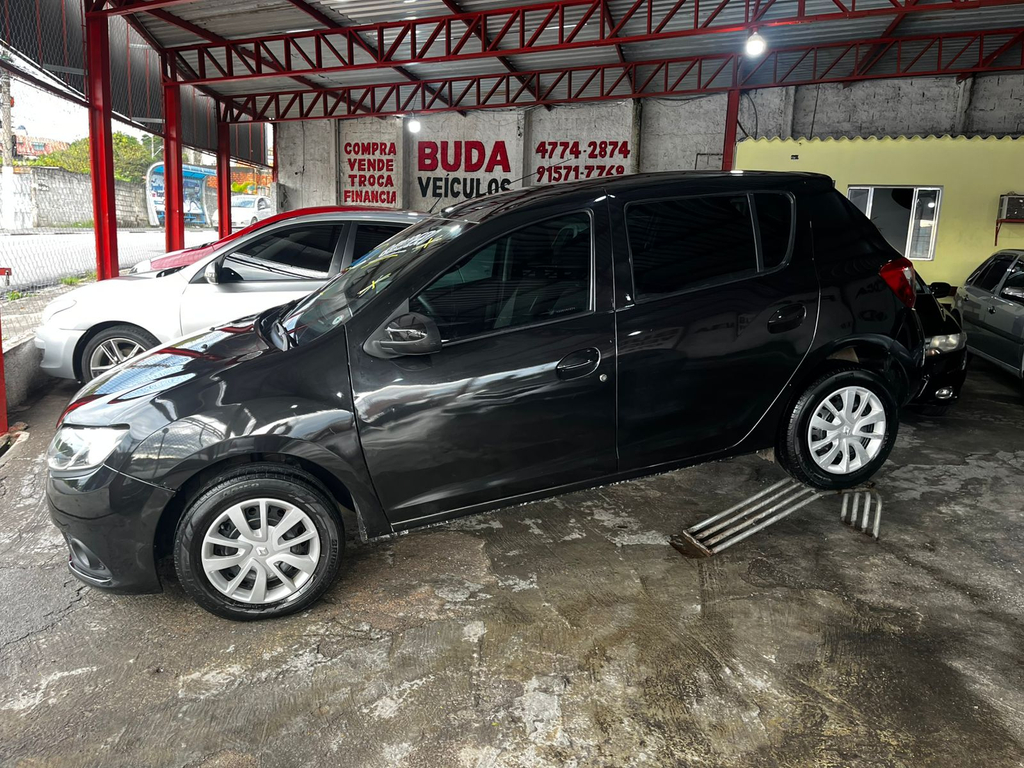Renault Sandero Preto