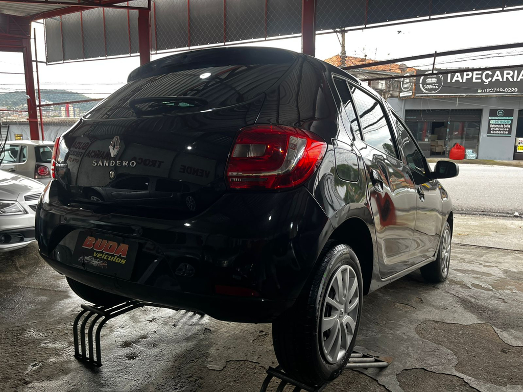 Renault Sandero Preto