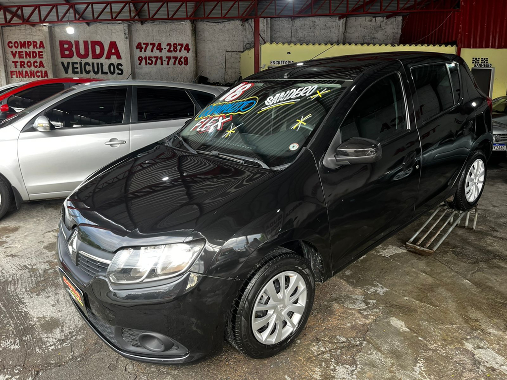 Renault Sandero Preto
