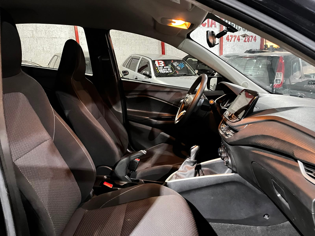Chevrolet Onix Preto