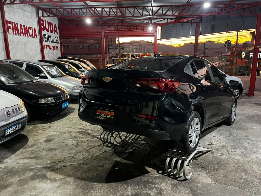 Chevrolet Onix Preto