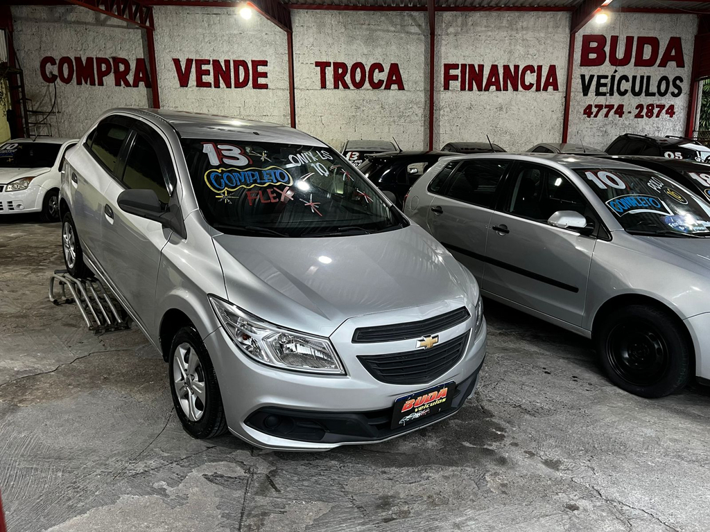 Chevrolet Onix Prata