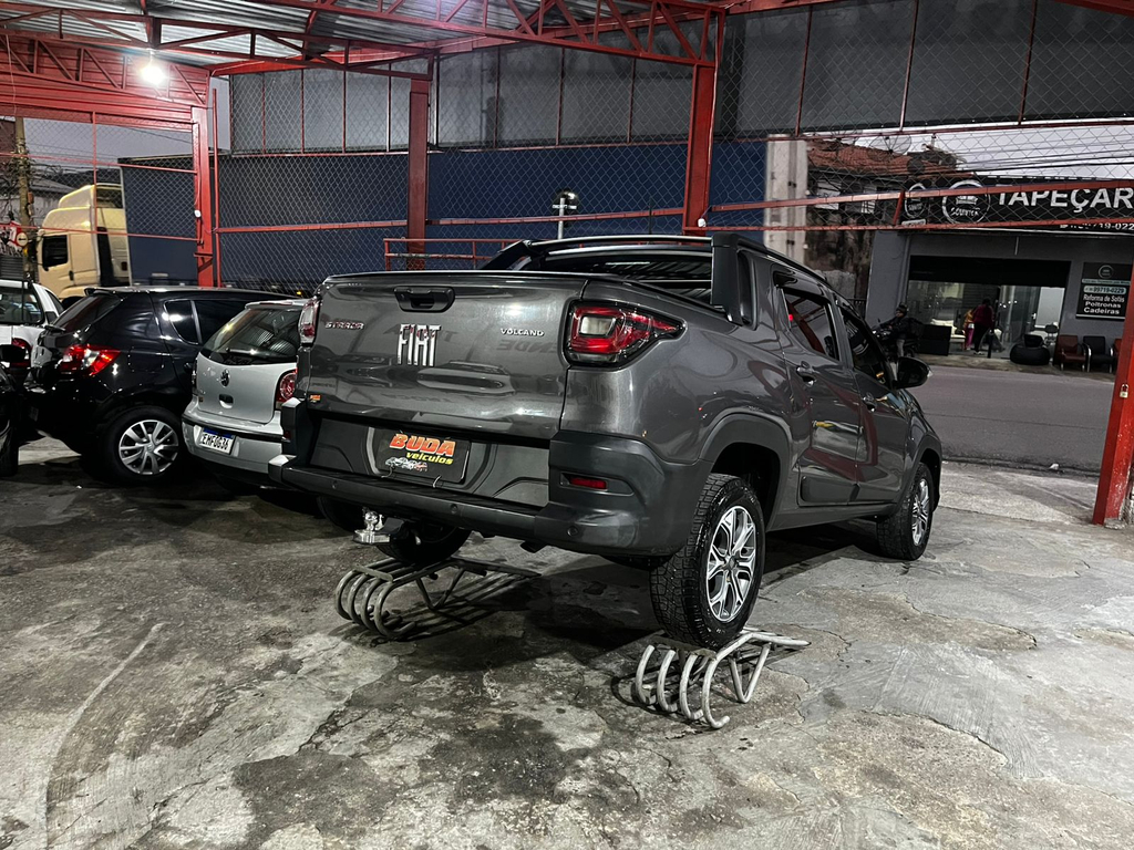 Fiat Strada Volcano Cinza