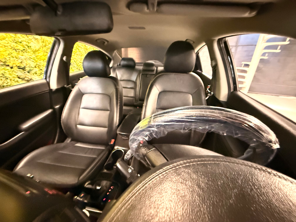 Kia Cerato Preto