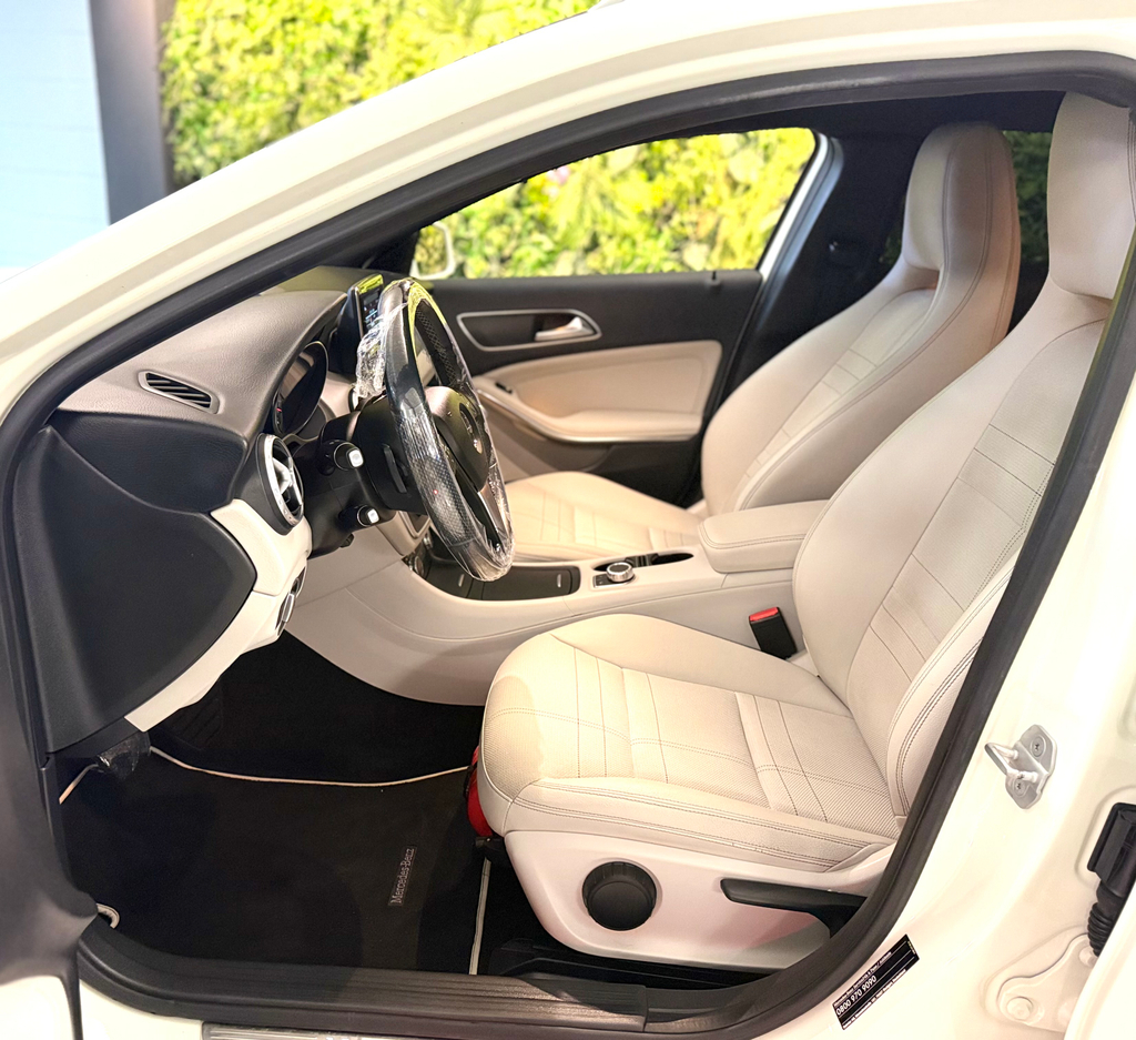 Mercedes Benz GLA-200 Branco