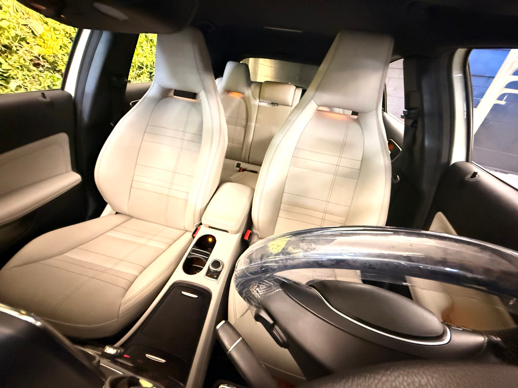 Mercedes Benz GLA-200 Branco