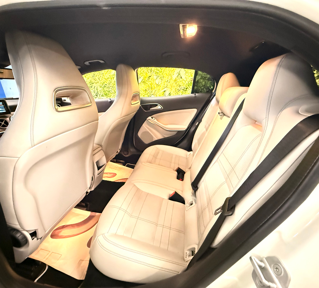 Mercedes Benz GLA-200 Branco