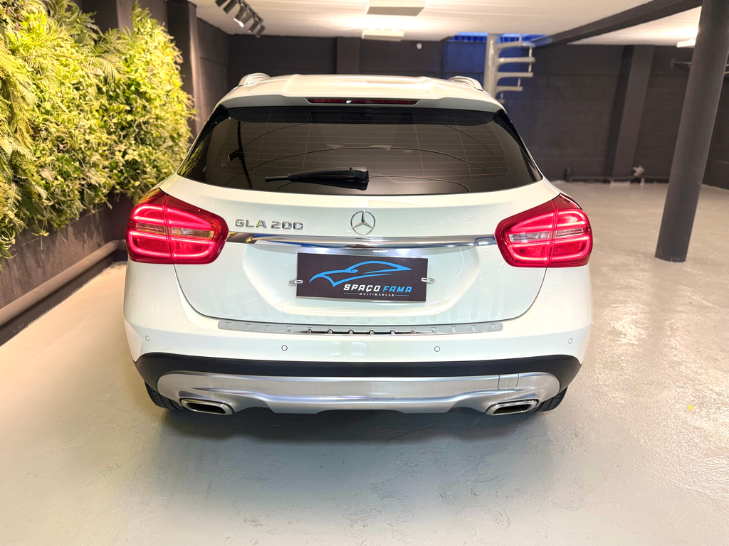Mercedes Benz GLA-200 Branco