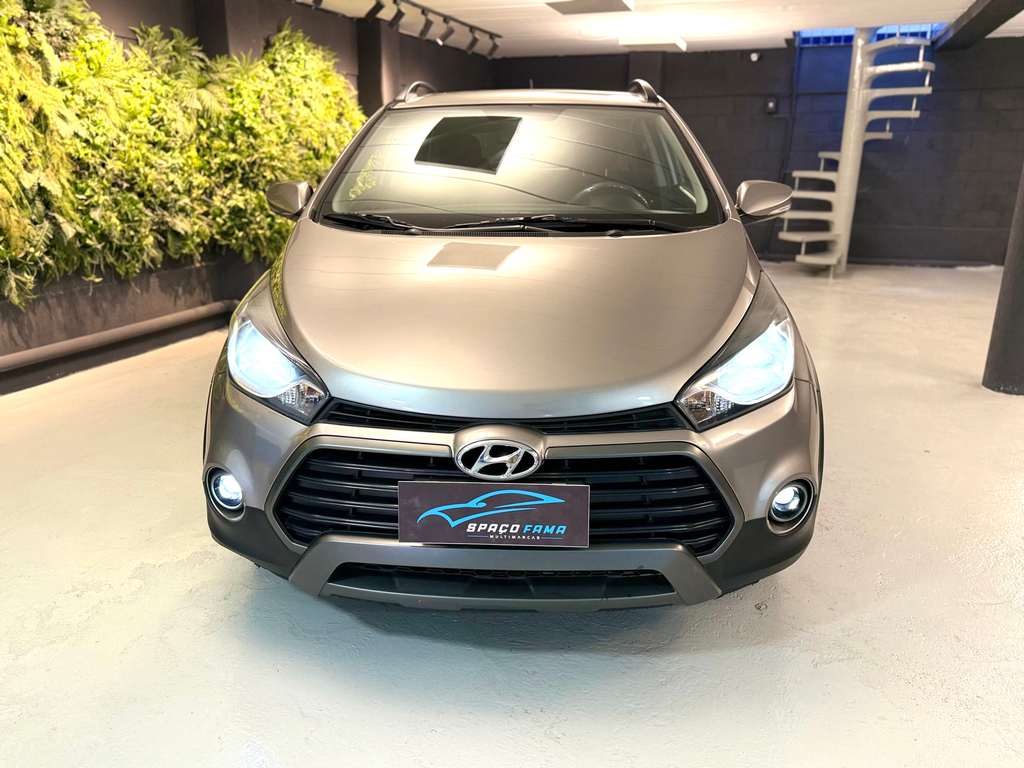 Hyundai HB20X Prata