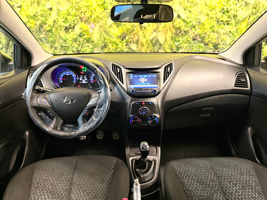 Hyundai HB20X Prata