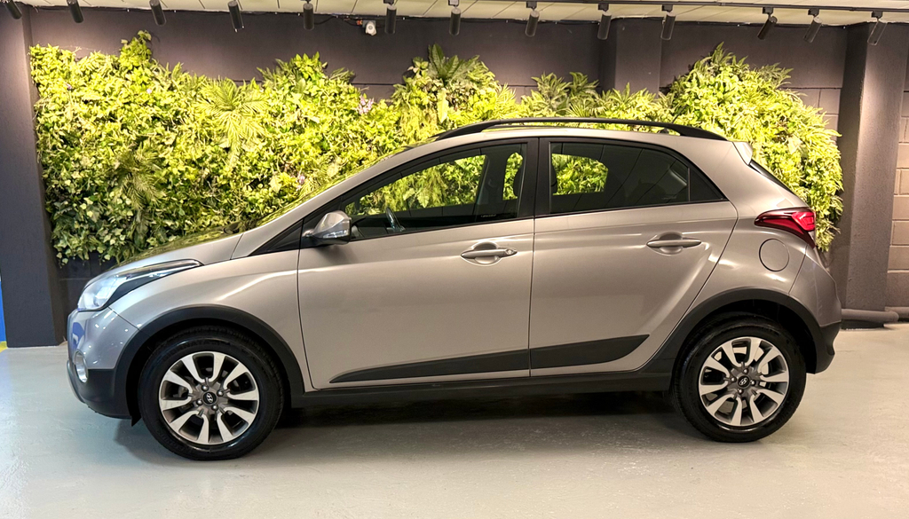 Hyundai HB20X Prata