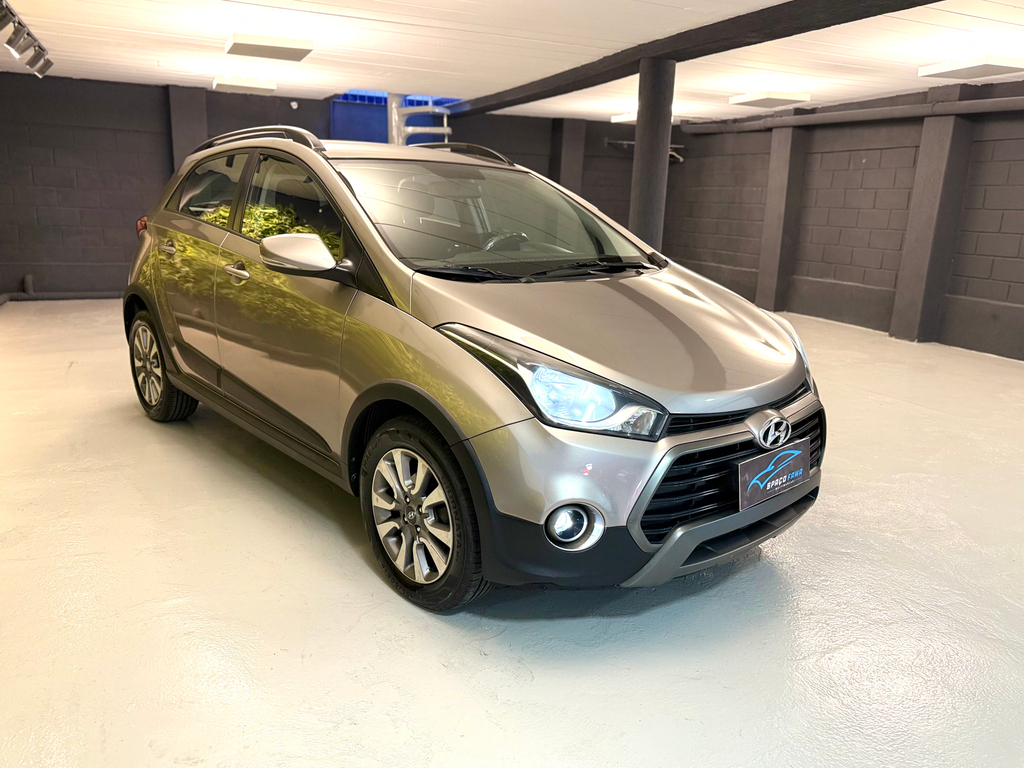 Hyundai HB20X Prata