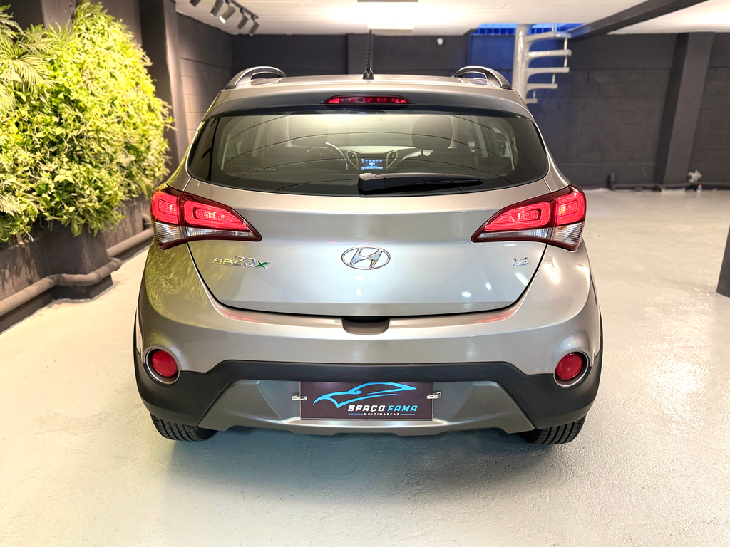 Hyundai HB20X Prata