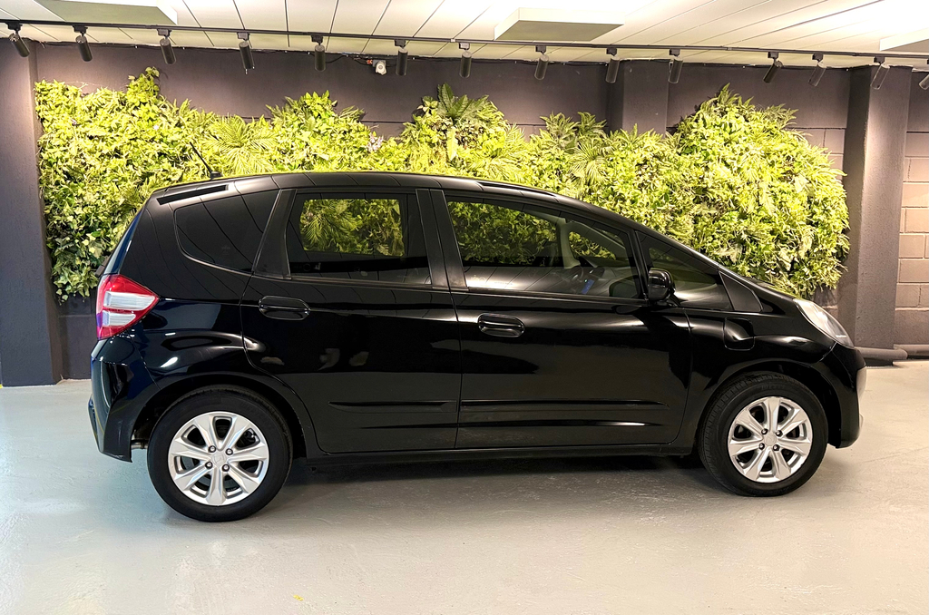 Honda Fit Preto
