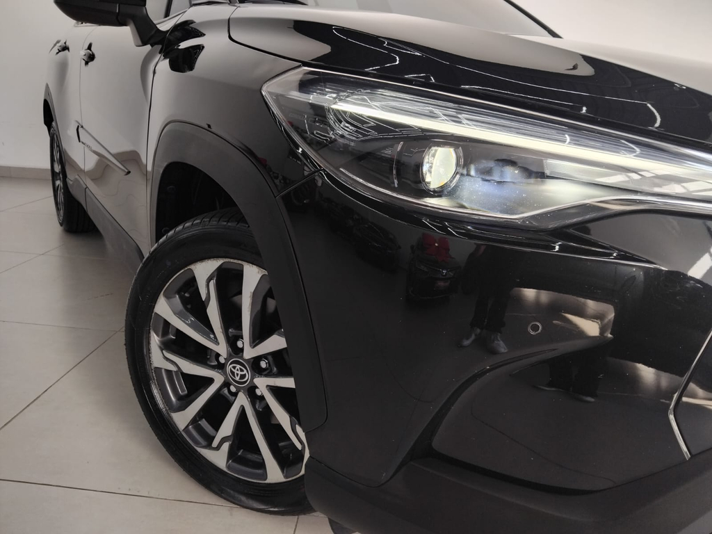 Toyota Corolla Cross Preto