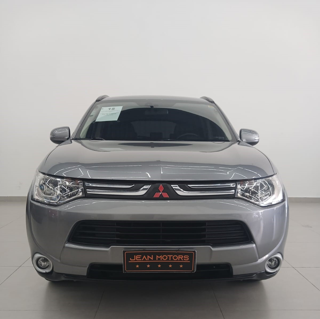 Mitsubishi Outlander Cinza