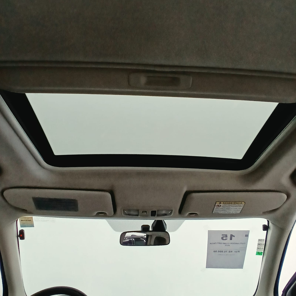 Mitsubishi Outlander Cinza
