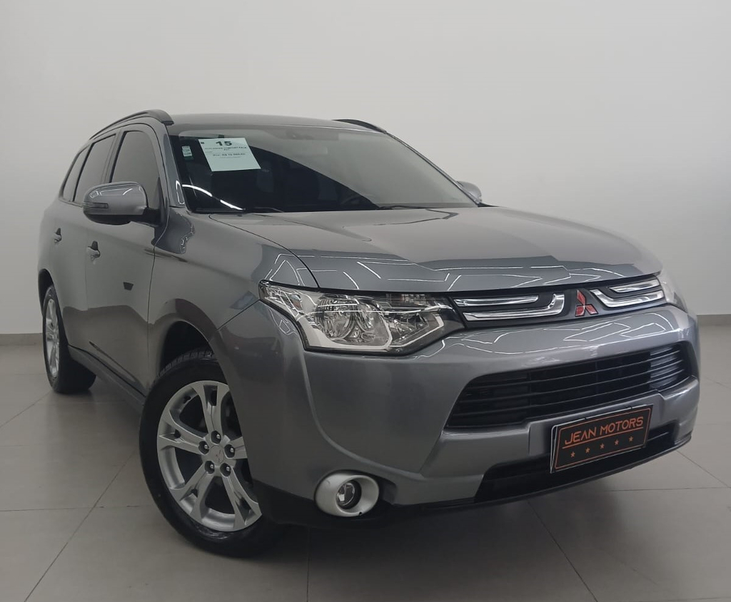 Mitsubishi Outlander Cinza