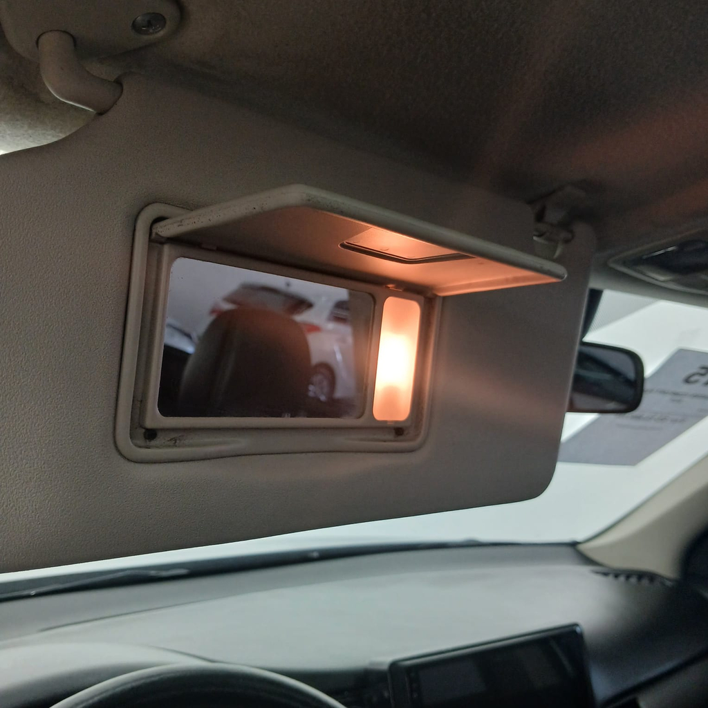 Mitsubishi Outlander Cinza