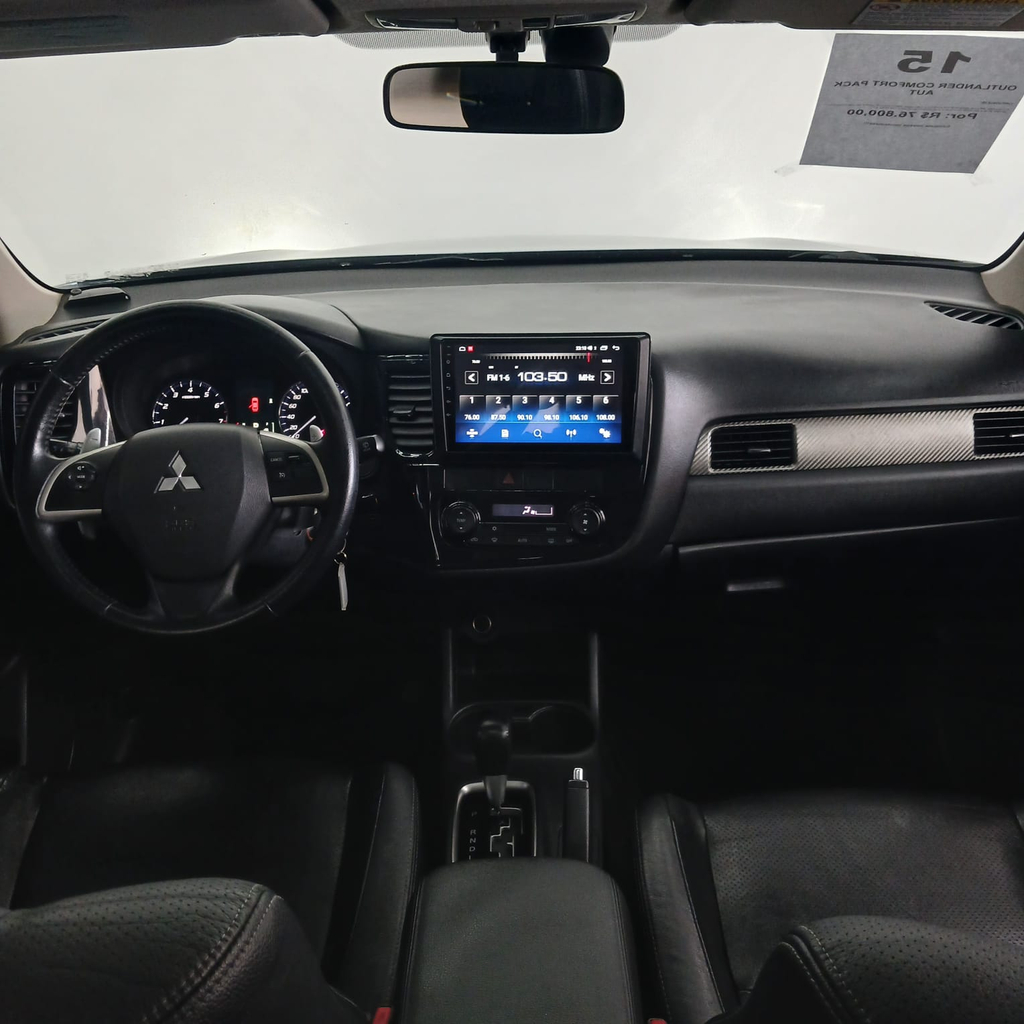 Mitsubishi Outlander Cinza
