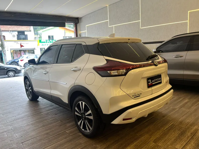 Nissan Kicks Branco