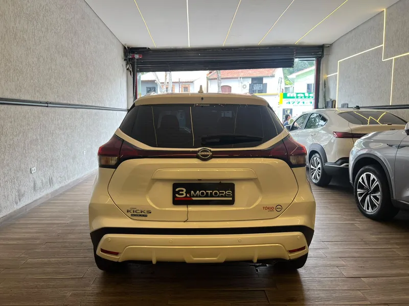 Nissan Kicks Branco