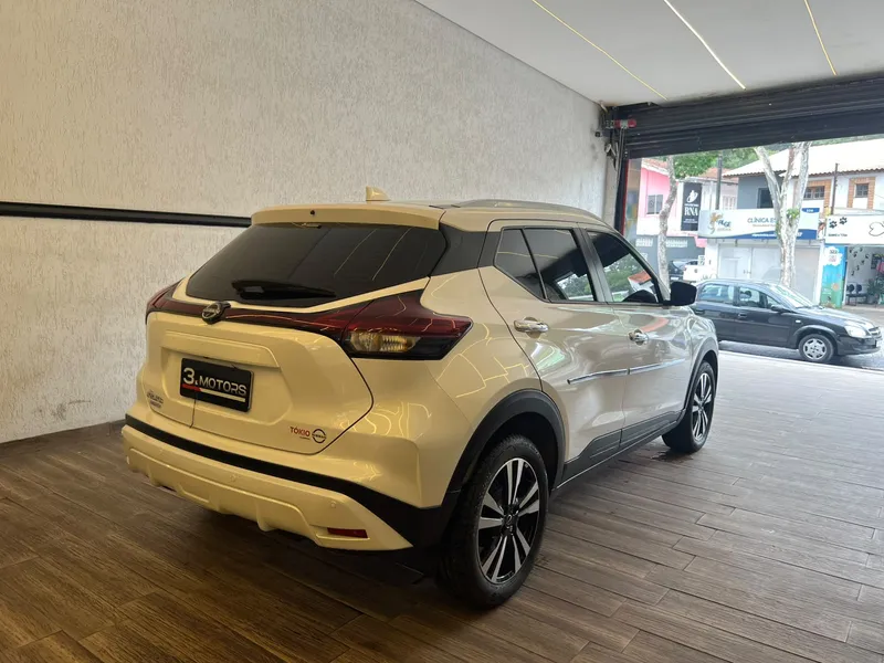 Nissan Kicks Branco