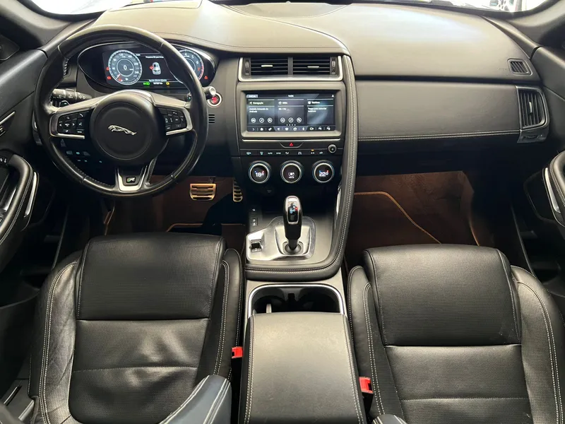 Jaguar E-Pace Preto
