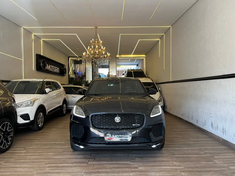 Jaguar E-Pace Preto