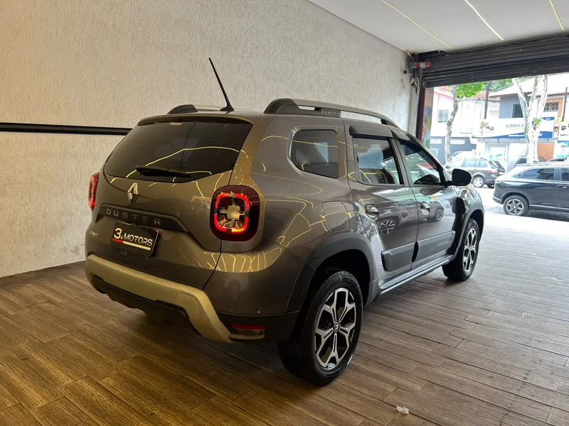 Renault Duster Cinza