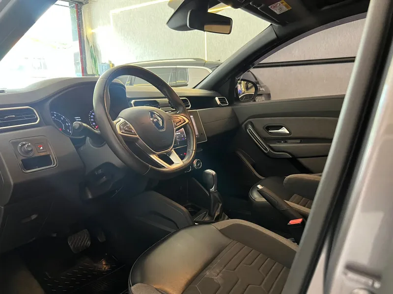 Renault Duster Cinza