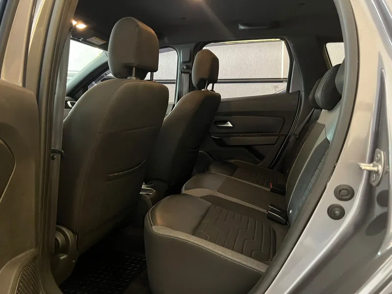 Renault Duster Cinza