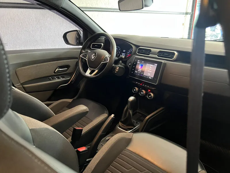 Renault Duster Cinza