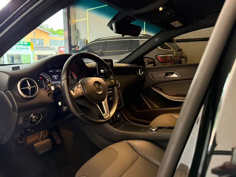 Mercedes Benz A 200 Preto