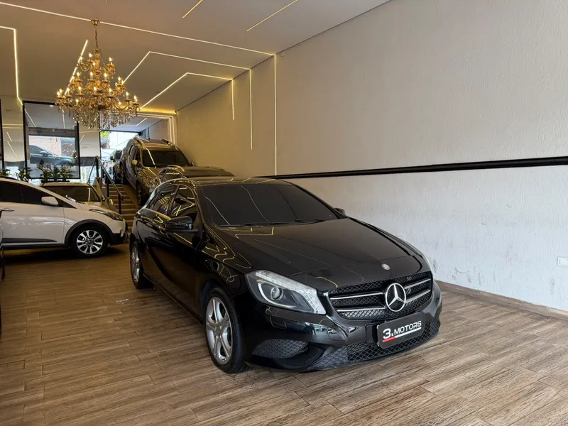 Mercedes Benz A 200 Preto