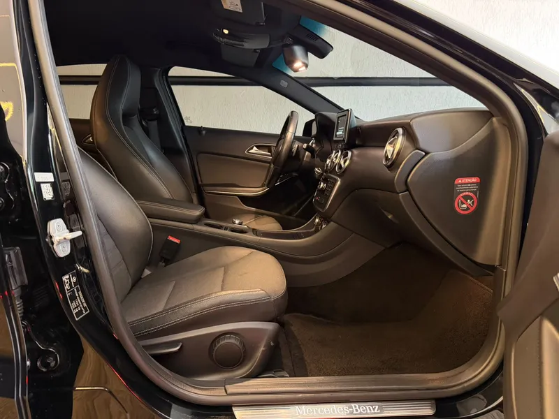 Mercedes Benz A 200 Preto