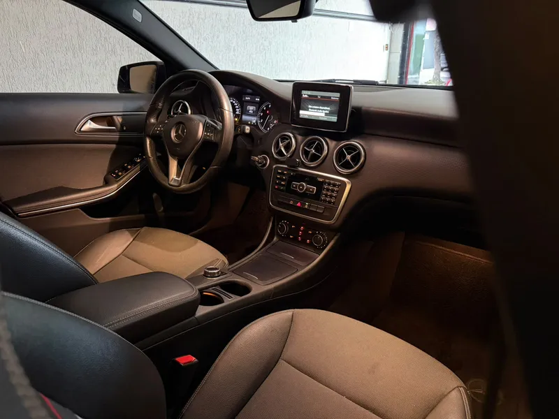 Mercedes Benz A 200 Preto
