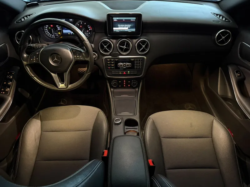 Mercedes Benz A 200 Preto