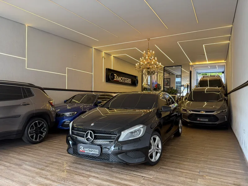 Mercedes Benz A 200 Preto