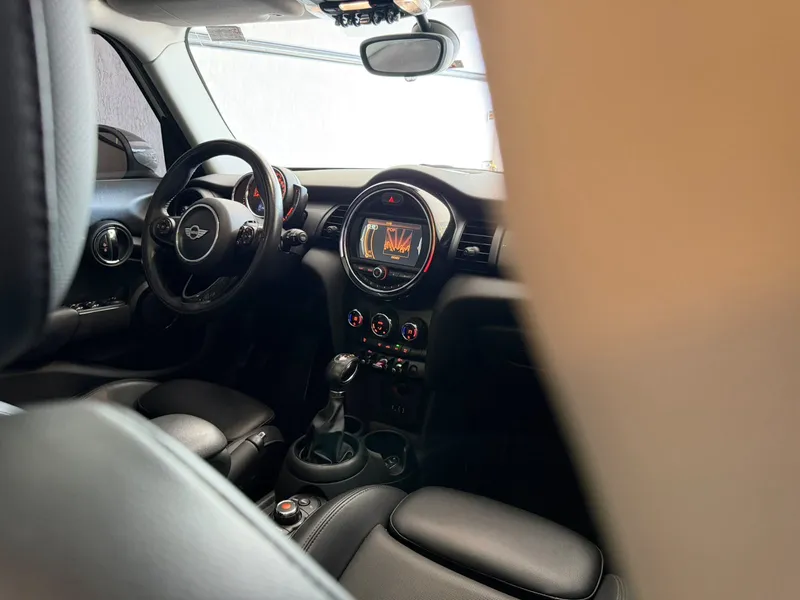 Mini Cooper Branco