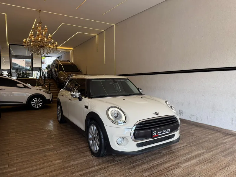 Mini Cooper Branco