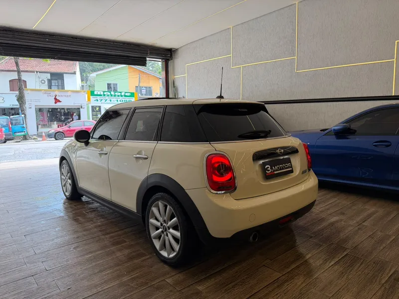 Mini Cooper Branco