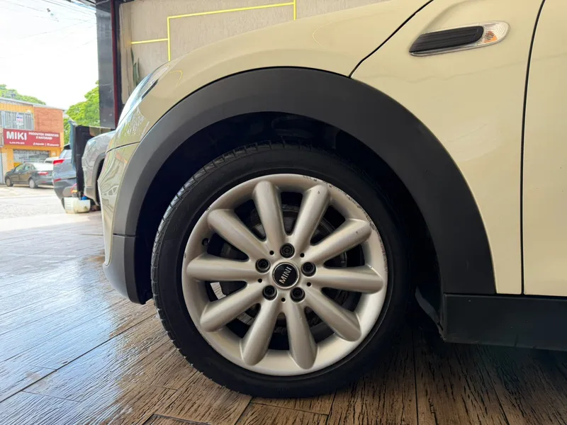 Mini Cooper Branco