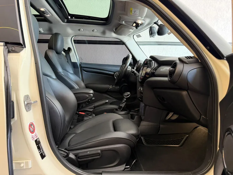 Mini Cooper Branco