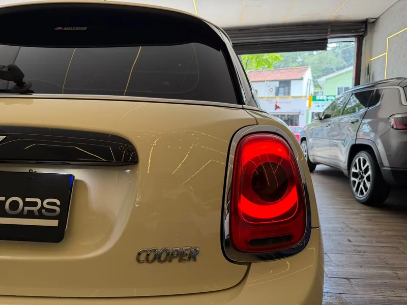 Mini Cooper Branco