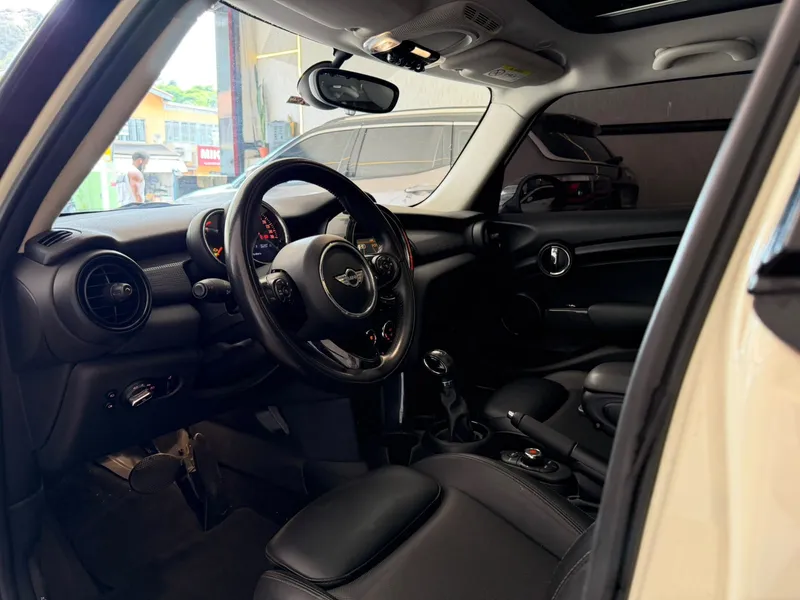 Mini Cooper Branco