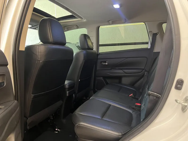 Mitsubishi Outlander Branco