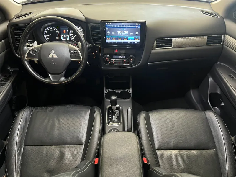 Mitsubishi Outlander Branco