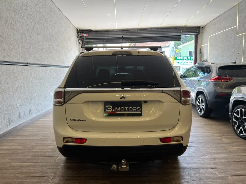 Mitsubishi Outlander 2015
